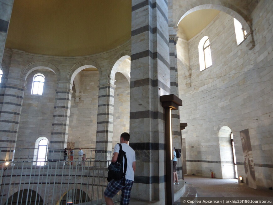 Средневековый Баптистерий Сан-Джованни в Пизе — самый большой в Мире