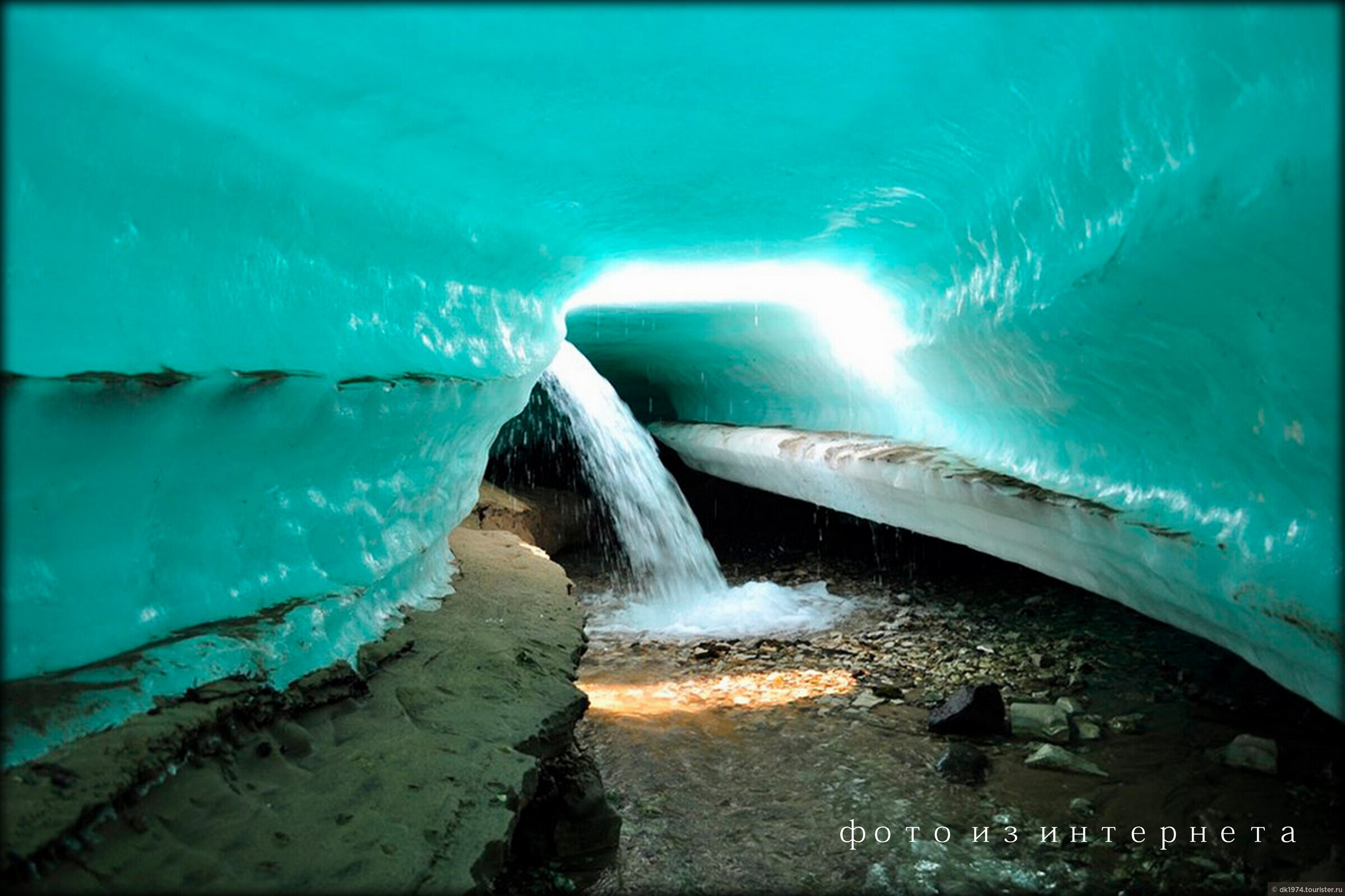 Вода в подземных реках и озерах. Ледник Булуус. Ледник Булуус в Якутии. Ледяной пляж Булуус Якутия. Озеро Булуус.