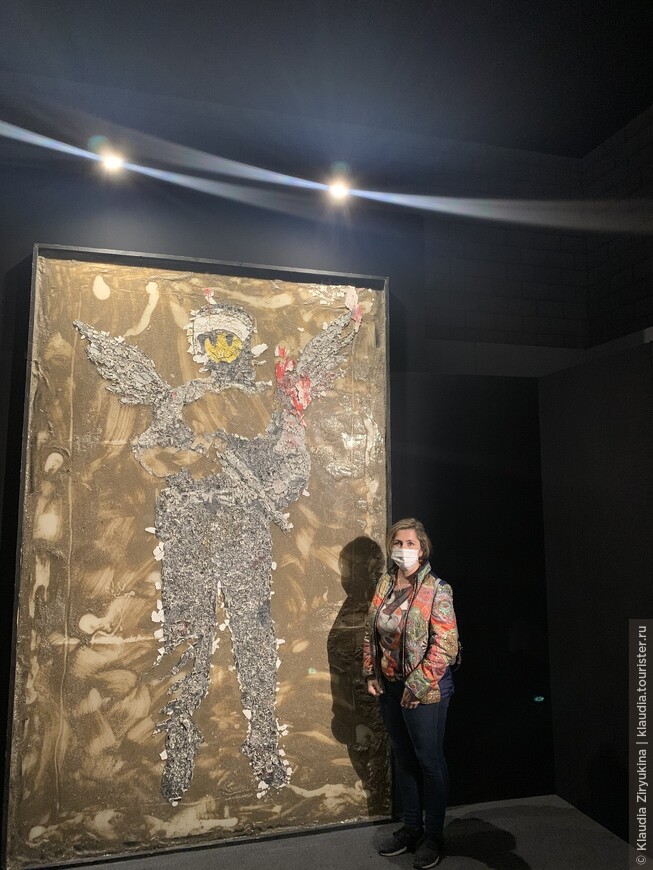 Выставка скандального Бэнкси в Базеле, в дополнение к фотоальбому. Видео самоуничтожения картины