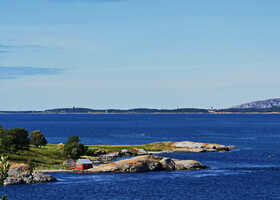 Вид от Королевского мемориала на фьорд