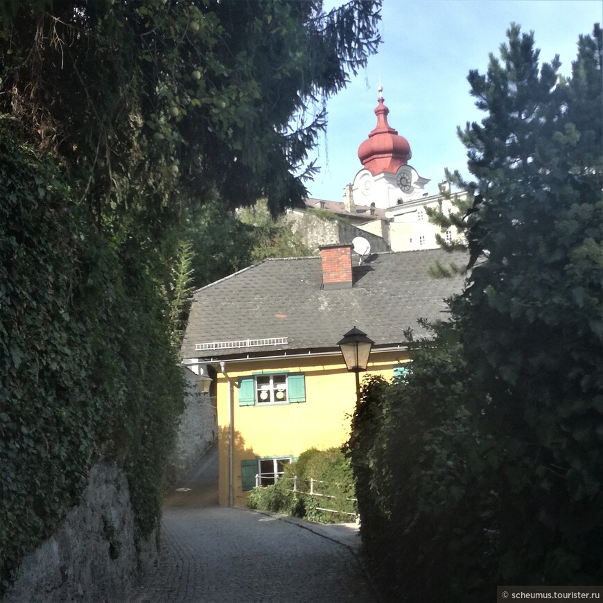 Аббатство Ноннберг - Самый видный монастырь города
