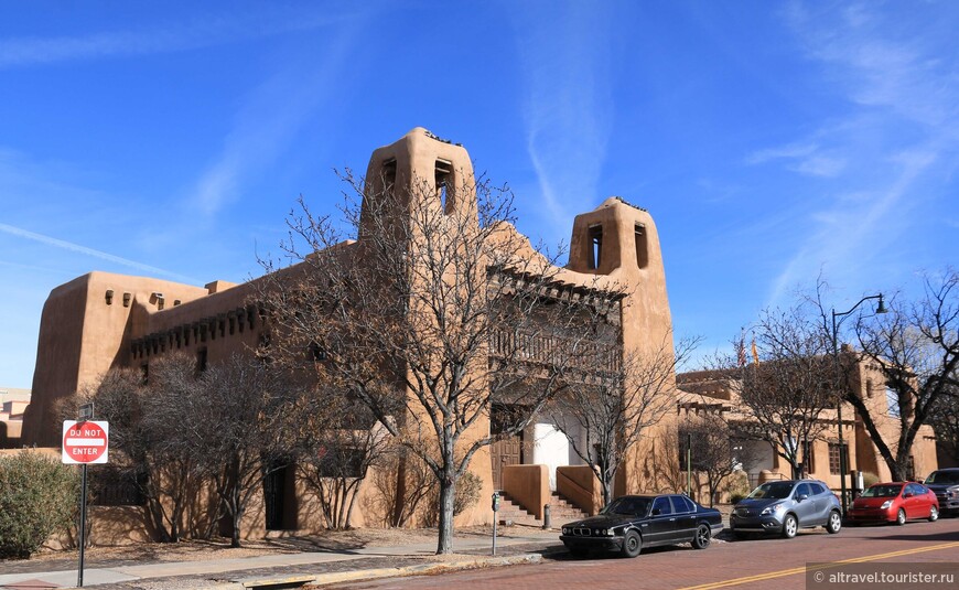 Фото 1. Художественный музей Нью-Мексико (New Mexico Museum of Art)