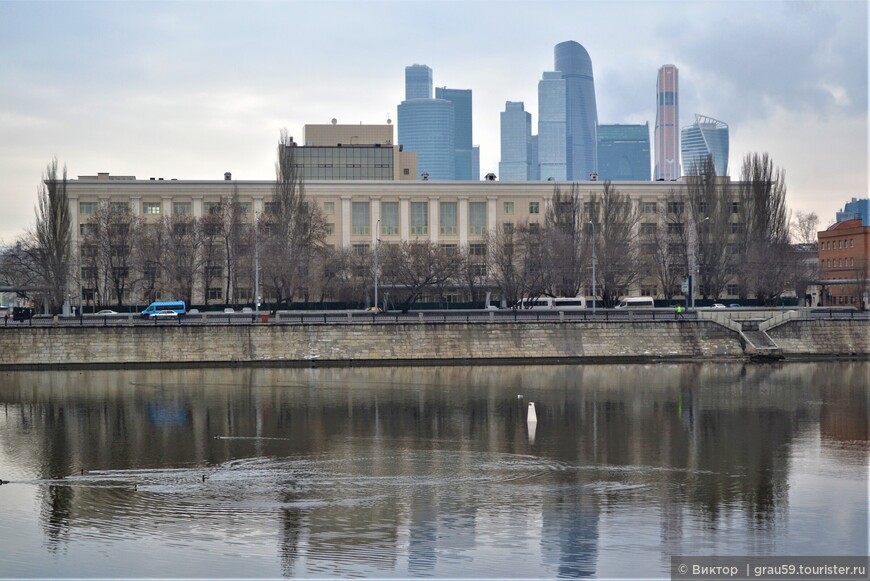 И дольше века длится день в Москве. Часть 2. Гололёд — не повод для отмены дневной прогулки по Москве