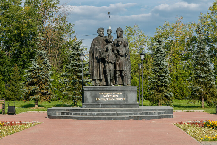 Памятник родителям Сергия Радонежского
