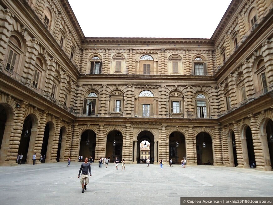 Палаццо Питти во Флоренции — одни из самых шикарных дворцовых интерьеров в Италии