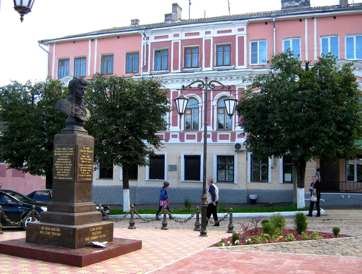 Памятник А.Н. Сеславину