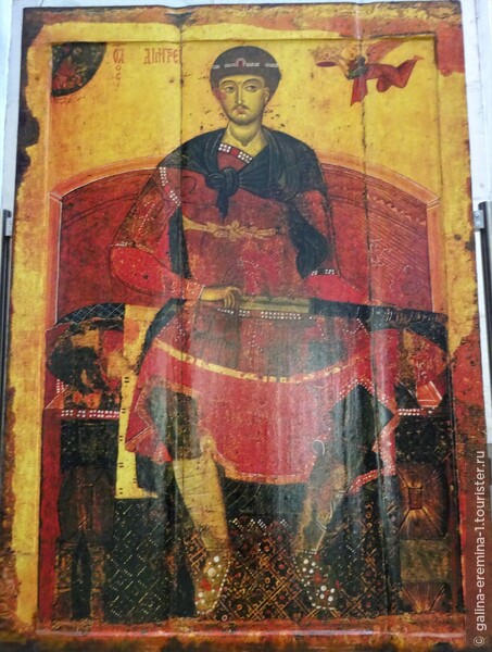 Икона Дмитрия Солунского (конец 12 - начало 13 века, копия) написана по заказу Всеволода Большое Гнездо для города Дмитрова