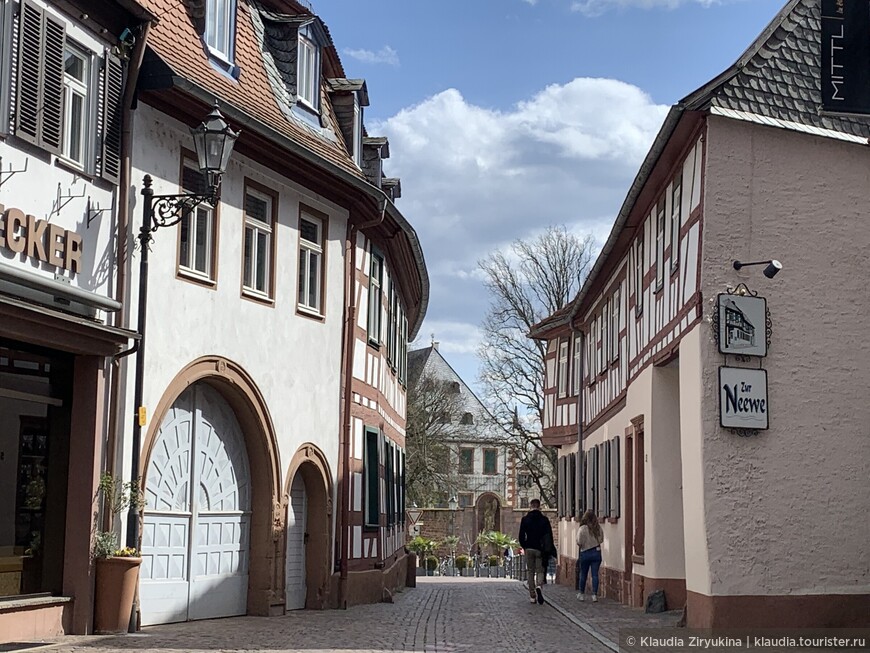 Город-открытие — игрушечный Зелигенштадт на Немецкой Фахверковой дороге и внушительный монастырь
