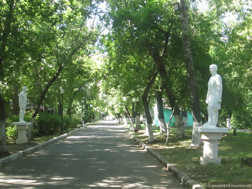 Интересный парк, где можно не только развлечься, но и историю региона лучше узнать