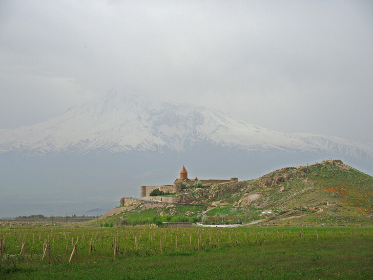 Монастырь Хор Вирап и гора Арарат