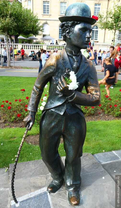 Фото 26. Памятник Чарли Чаплину