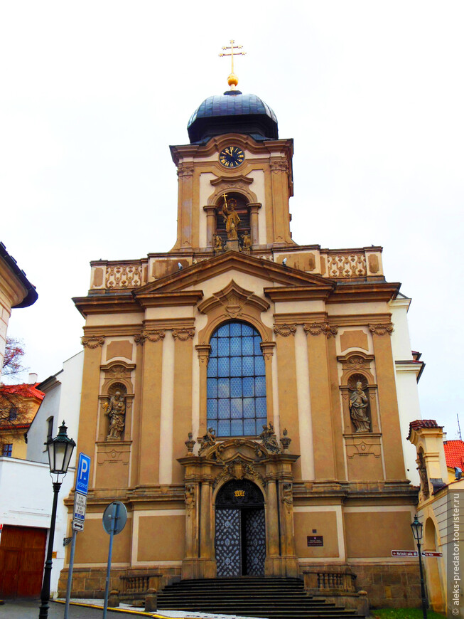 Костел Святого Яна Непомуцкого в Праге