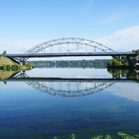 Никольский мост над впадением реки Кинешемки в Волгу. Мост через реку Кинешемку соединяет центр города с жилыми районами Залесье, Томна, Луговое, Сокольники.