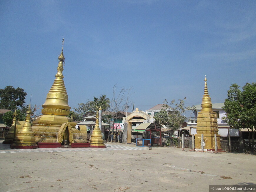 Красивая пагода приморского поселка