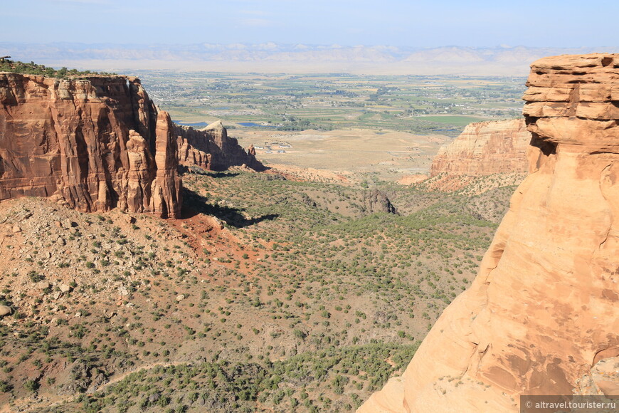 Фото 40. Вид на каньон и долину Колорадо с тропы Джона Отто