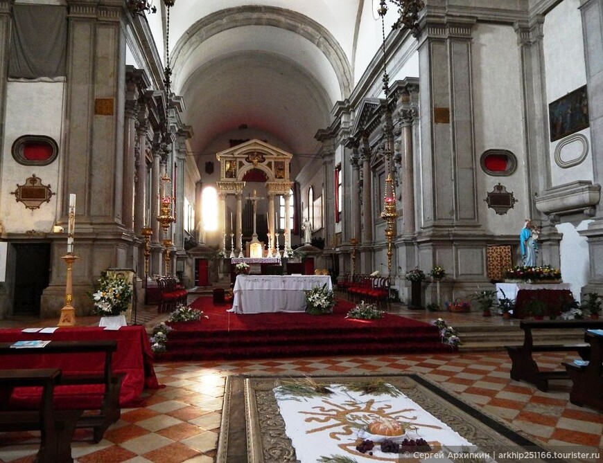 Церковь Сан-Франческо-делла-Винья в Венеции с шедеврами Беллини и Негропонте