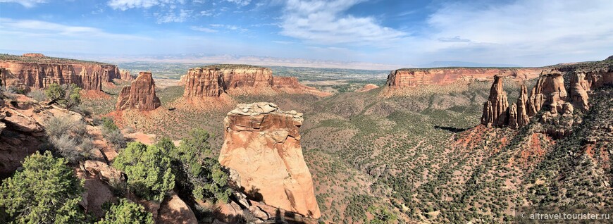 Фото 3. Панорамный вид каньона Монументов