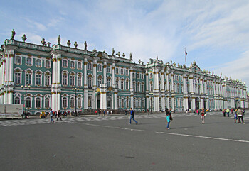 Зимний дворец в Петербурге вошел в ТОП-3 самых популярных дворцов мира