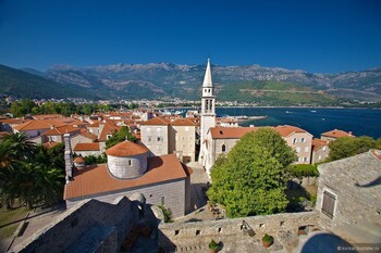Черногория сняла все ограничения на въезд для туристов из РФ 