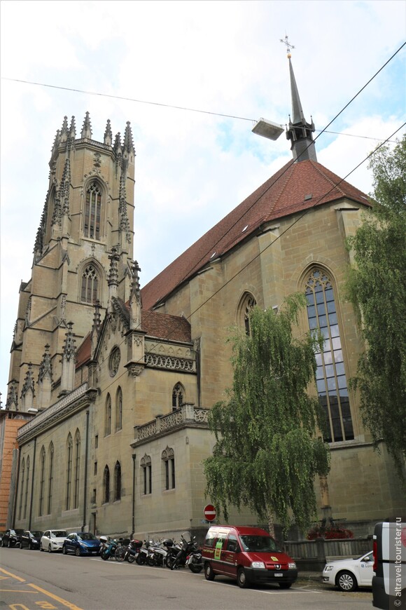 Фото 9. Фрибуржский собор Св. Николая с башней.