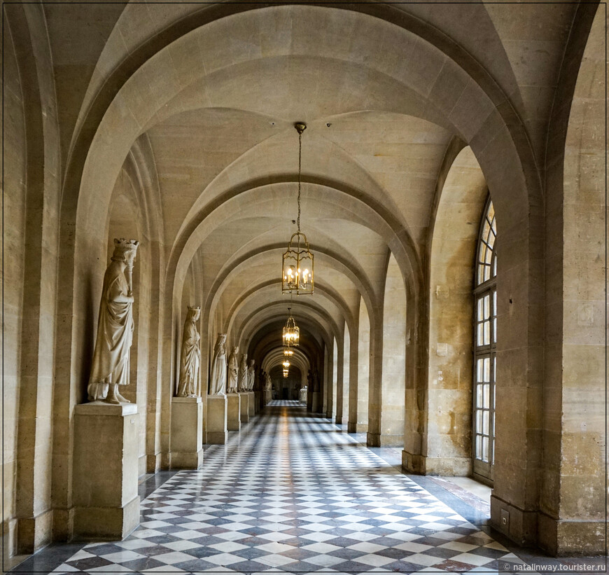 Мраморный коридор Версаля (Marble hallway)