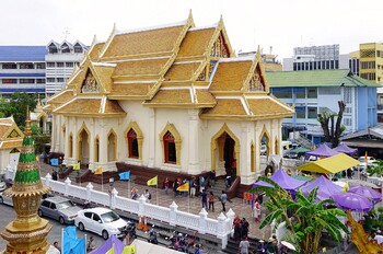 В Бангкоке закрывают кинозалы и парки из-за COVID-19