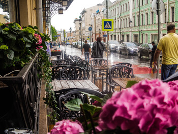Кафе и рестораны Москвы могут предложить скидки вакцинированным посетителям