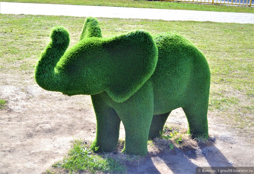 Шёл покровчанин осенним днём, встретил его зелёный слон или Трижды посвященное Фридриху Энгельсу место