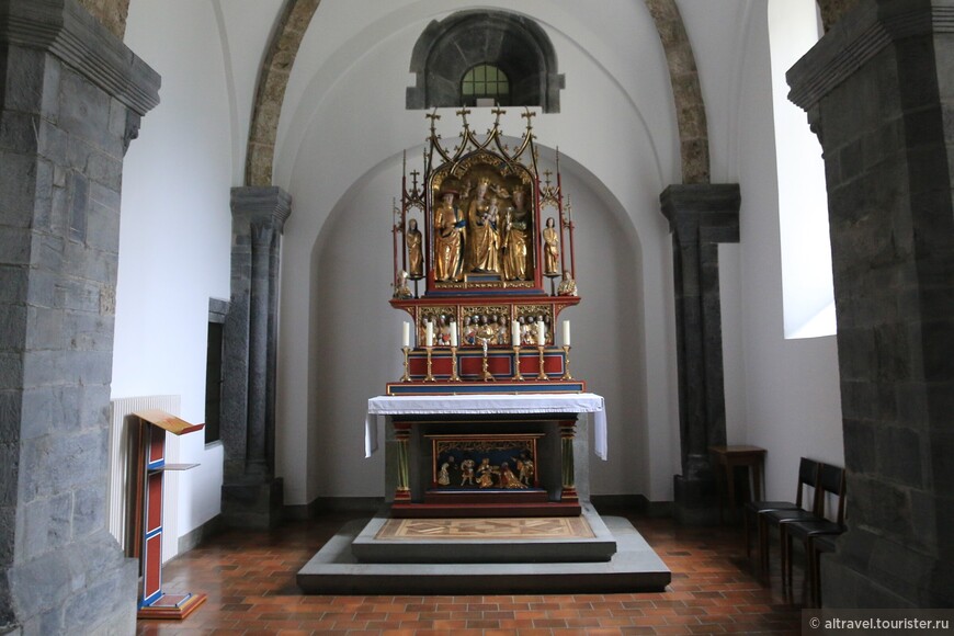 Фото 16. Алтарь церкви Святого Луция.