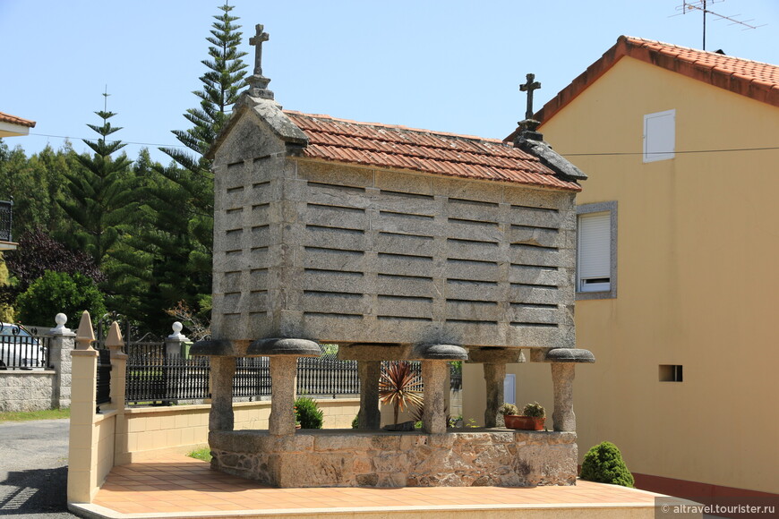 Оррео - традиционный галисийский амбар для хранения зерна и других продуктов