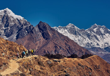 Туристы из РФ рискуют надолго застрять в Гималаях 