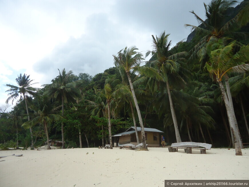 Тропический пляж 7 Коммандо возле Эль-Нидо на Филиппинах
