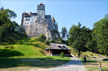 В Румынии в замке Дракулы открыли пункт вакцинации 