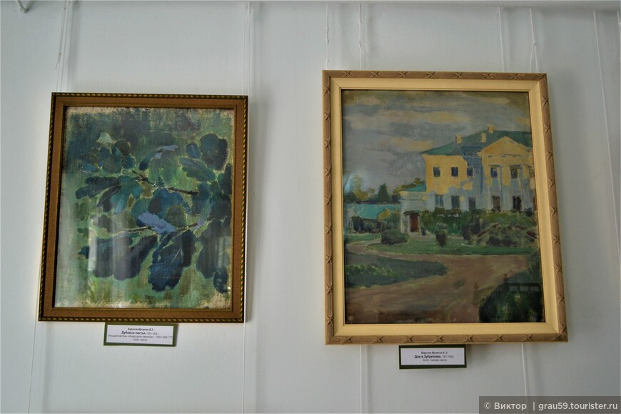 Слева: Дубовые листья (1903-1904) — Эскиз для картины Изумрудное ожерелье(1903-1904). Справа: Дом в Зубриловке (1901 -1903)