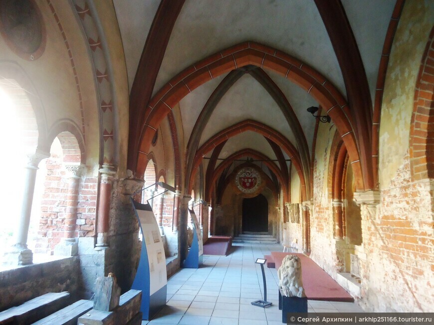  Домский собор (13 века) — главный средневековый собор в Риге