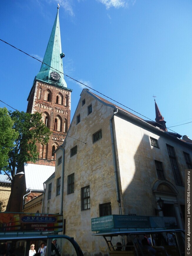 Средневековый собор Святого Якова ( 13 век) в Риге.