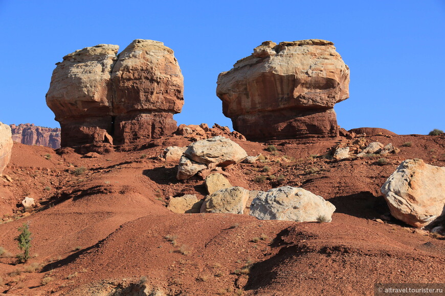 Скалы-близнецы (Twin Rocks)