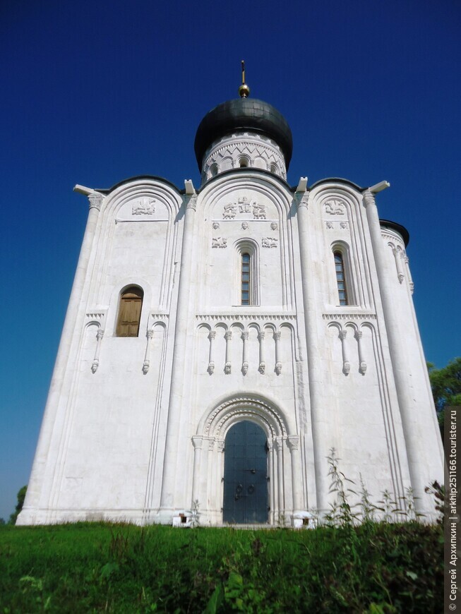 Церковь Покрова на Нерли возле Владимира — объект Всемирного наследия ЮНЕСКО