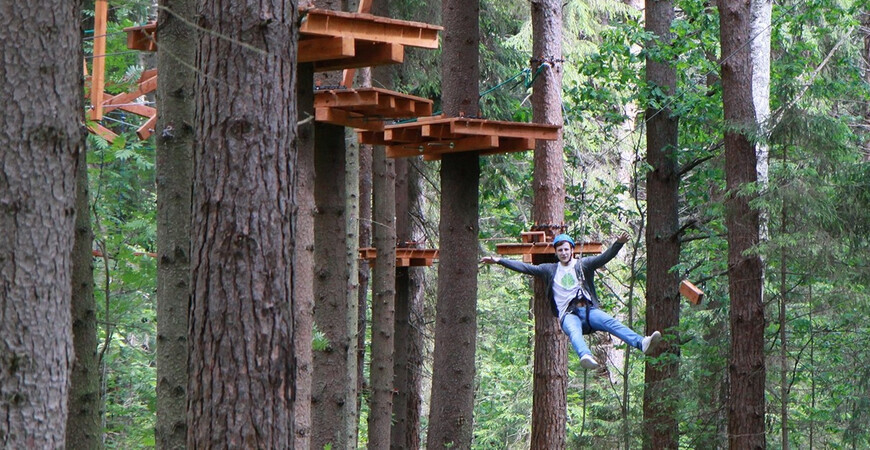 Веревочный парк эко-отеля «Романов лес»