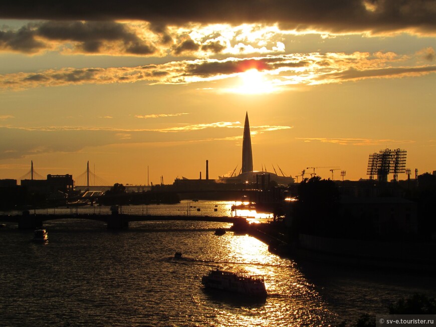 Санкт-Петербург. Пушкинский дом. Крыша