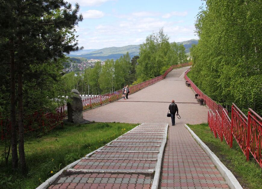 Ступени к высшей точки площадки