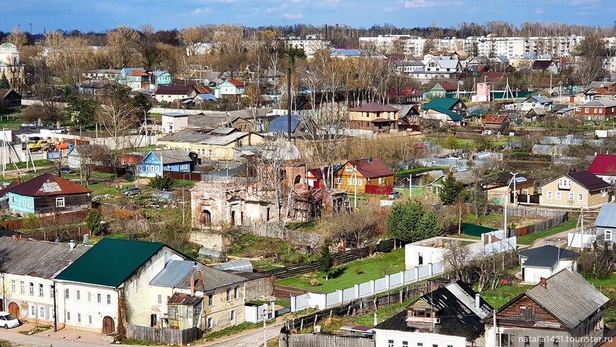 Власьевская церковь. Вроде как, даже начиналась реставрация