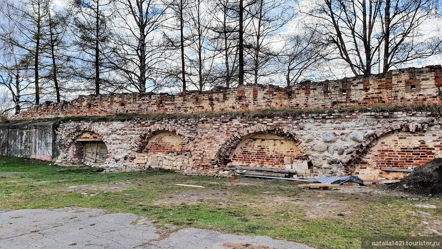 Монастырская стена (конец XVIII века)