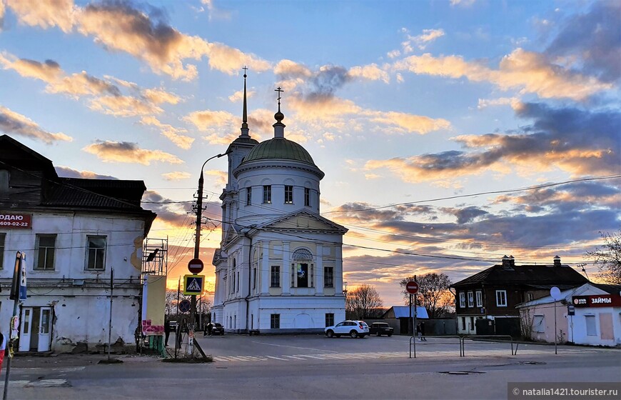 Ильинская церковь. Вечерний взгляд