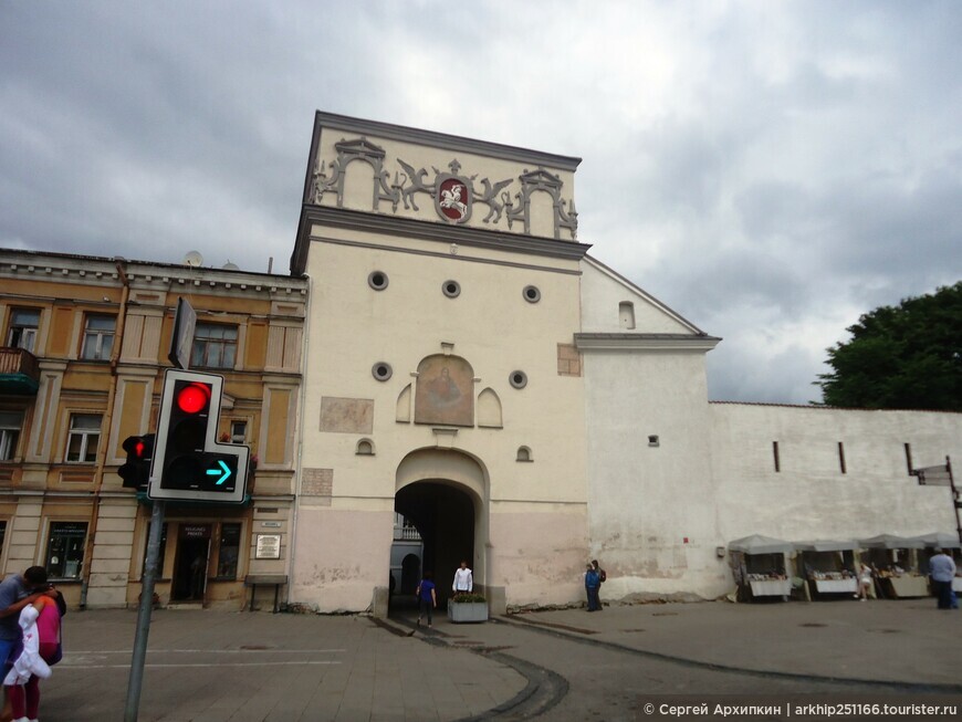 Средневековые ворота Аушрос — визитная карточка Вильнюса