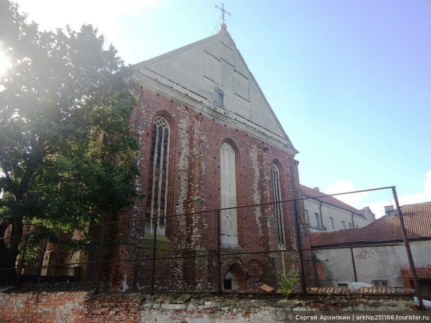 Средневековый костел Святого Георгия (15 века) в Каунасе