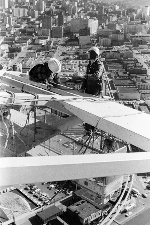 Seattle Public Library’s George Gulacsik Space Needle Photograph Collection.
