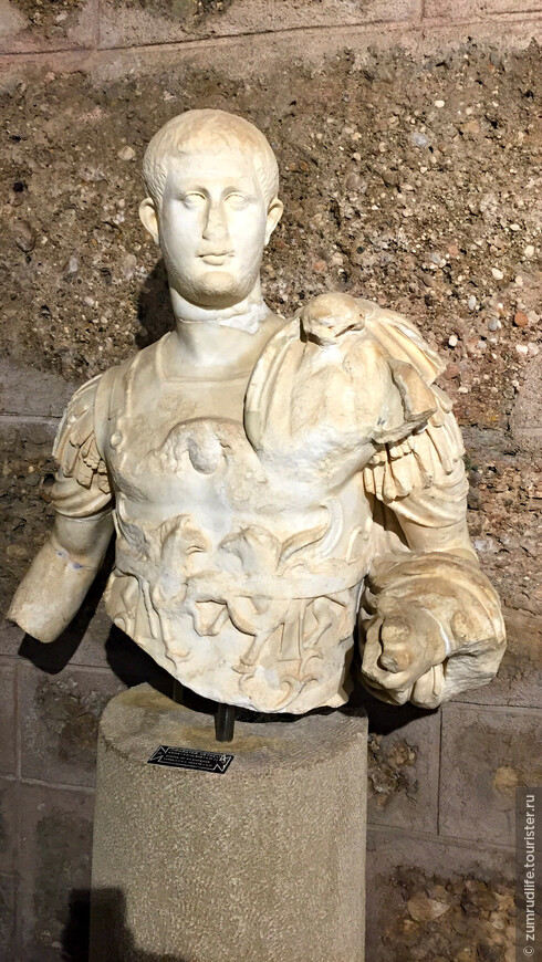 Статуя Римского Императора Октавиана Августа в Музее Сиде
