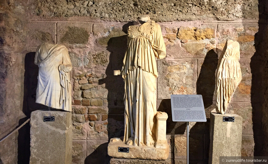 Статуя Богини Афины 