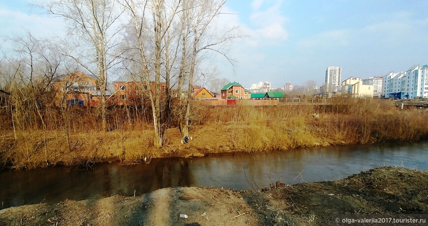 Река Ушайка вдоль Алтайской улицы.